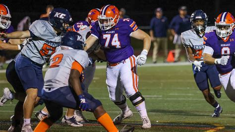 Hobart football - Emmett Forde (22) LB - Completed playing career sixth on Hobart's career tackles for loss list (43) and 11th in career sacks (14.5). 2021: AFCA All-America first-team 